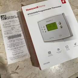 New With Receipt Honeywell RTH2300B Programmable Thermostat (Basement)