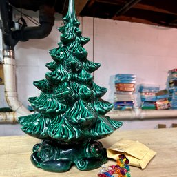 Vintage Ceramic Christmas Tree With Base And Bulbs (BSMT)
