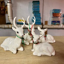 Set Of Vintage Ceramic Christmas Deer (BSMT)
