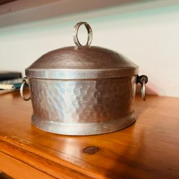 Vintage Hammered Aluminum Dish With Lid (den)