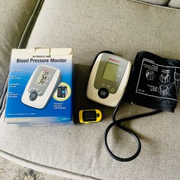 Blood Pressure Monitor And Pulse Oximeter (LR)