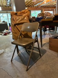 Set Of 6 Metal Folding Chairs (basement)