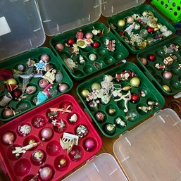 6 Bins Of Christmas Ornaments In Sterilite Storage Containers (b2)