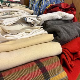 Large Lot Of Vintage Blankets, Linens And Flags (Basement)