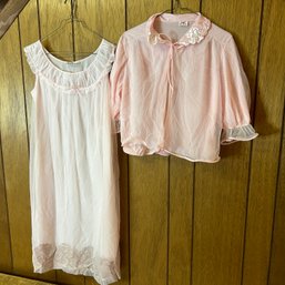 Beautiful Vintage Pink Lace And Chiffon Nightgown Set (Basement)