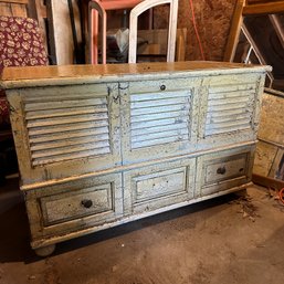 Vintage Lane Cedar Chest With Unique Gold/Yellow Crackle Paint Refinishing (Barn)