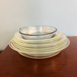 Assortment Of Glass Pyrex Round Dishes (LR)