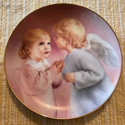 Heavenly Angels Collectible Plate 'Angel's Kiss' By MaGo