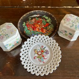 Set Of Vintage Asian Ceramics (entry)