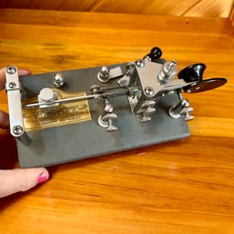 Vintage VIBROPLEX Morse Code Bug (DR)