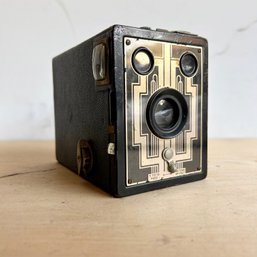 Vintage KODAK BROWNIE Camera (IS)