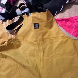 2 Pairs Of Water Jumpers And One Pair Of Pants, Nice Carhartt
