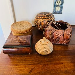 Decorative Baskets And Boxes (kitchen)