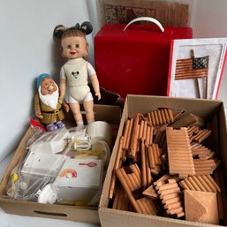 Vintage Toy Lot - Set Of Lincoln Logs, Singer Sewing Machine, Dolls (NK)