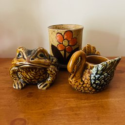 Ceramic Toad, Swan And Planter (BR 2)