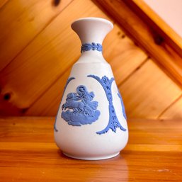 Vintage WEDGWOOD Bud Vase (DR)