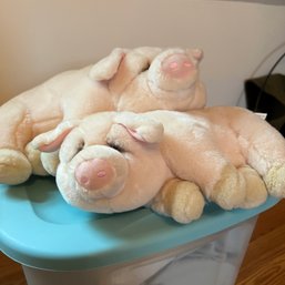 Vintage Dakin Pig Pair Stuffed Animal (BR 1)