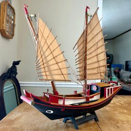 Wow! Vintage Wooden Chinese Ship Model (LR)