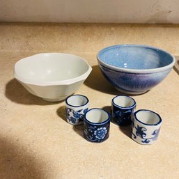 Blue & White Kitchen Items, 4 Napkin Rings & 2 Ceramic Bowls (Basement)