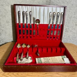 Vintage Wm Rogers Silverware In Wooden Case (Bsmt)