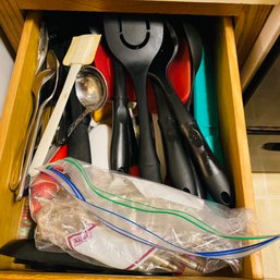 Assorted Drawer Lot No. 2 - Utensils And Seafood Cutlery (Kitchen)