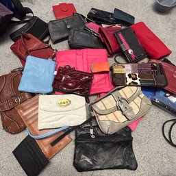 Ladies Small Purse & Wallet Lot (closet)