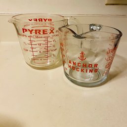 Pyrex And Ancor Hocking Measuring Cups (Kitchen)