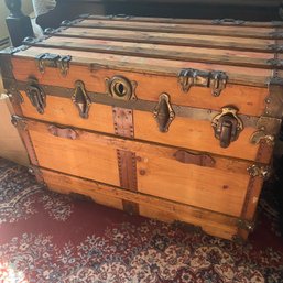 Classic Vintage Wooden Trunk For All Your Treasures! (BR)