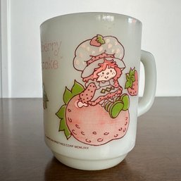 Adorable Vintage Strawberry Shortcake Mug (HW)