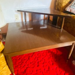 Cool Mid Century Modern End Table With Triangle Top (LR)