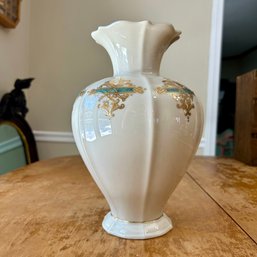 Vintage LENOX Gold Leaf Ceramic Vase (BR)