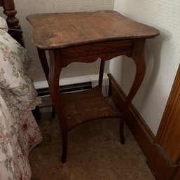 Vintage/Antique Solid Wood Side Table (MB)