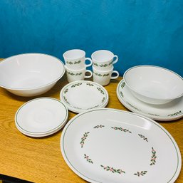 Corelle 1980s Holly Days Service For 4 With Platter & 2 Bowls (basement)