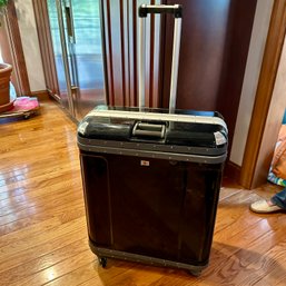 Large Victorinox Hard Shell Rolling Suitcase