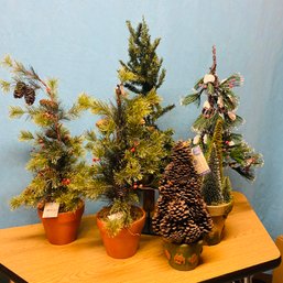 Lot Of Small Christmas Fir Trees With Pinecones, Berries & Frosted Tips (basement)