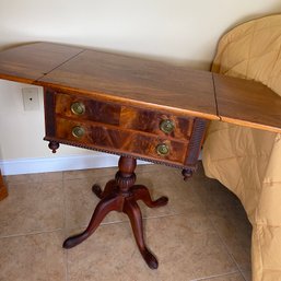 Must See! Beautiful Vintage Drop Leaf Side Table With 2 Drawers (BSMT BR)