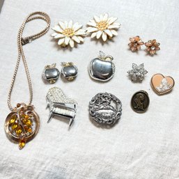 Vintage Costume Jewelry Lot With Many Signed Pieces (Tote)