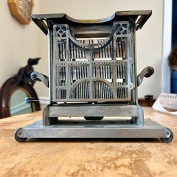 Antique Toaster, 1906 LANDERS FRARY & CLARK 'UNIVERSAL' Toaster, No Plug (BR)