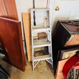 Metal Step Ladder (Garage Left)
