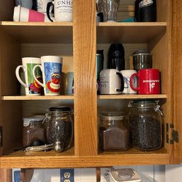 Kitchen Cabinet Lot: Mugs And Cups