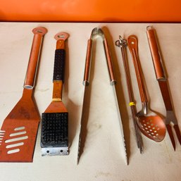 Mixed Lot Of Outdoor Grilling Utensils (Dining Room 48086)