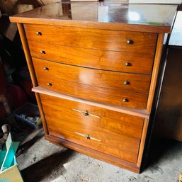 Vintage 4-drawer Dresser No. 2