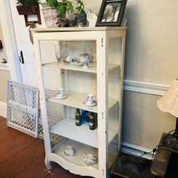 Beautiful Vintage Wooden China Cabinet With Glass Front And Sides (DR)