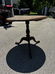 Round Pedestal Side Table (Garage)