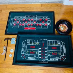 Poker, Roulette & Blackjack Felted Game Set With Cards And Dice (Dining Room 48090)