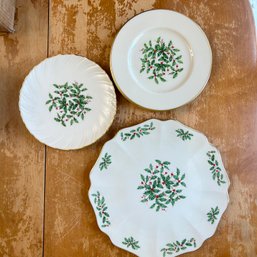LENOX Christmas Plates & Platter: 6 Pieces Total (BR)