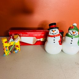 Christmas Lot - Snowmen Salt & Pepper Shakes, Cake Knife & Mini Letter 'H' (Dining Room 48092)