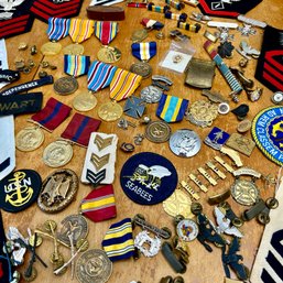 MILITARIA: Massive Collection Of US Military Medals, Badges, Pins, Etc (LR)