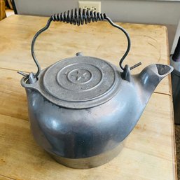 Large Metal Kettle (Kitchen)