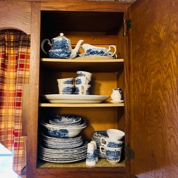 Cabinet Lot: Shakespeares Country Royal Essex Ironstone Set (Kitchen)